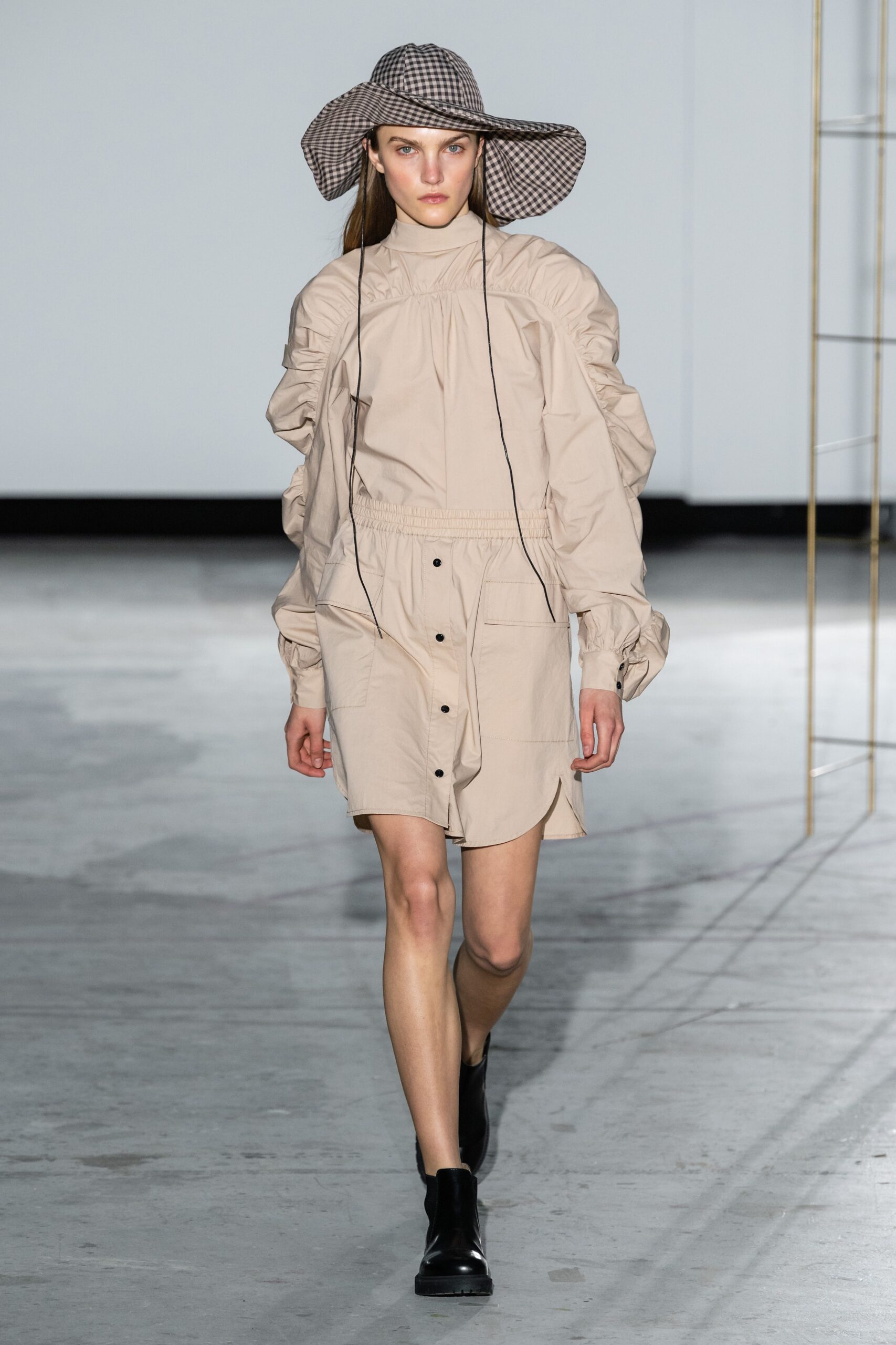 beige relaxed mini dress with hat