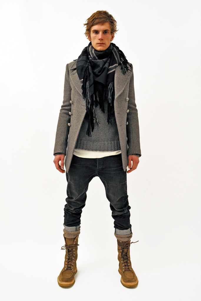 gray wool long-sleeve collared tailored buttoned coat