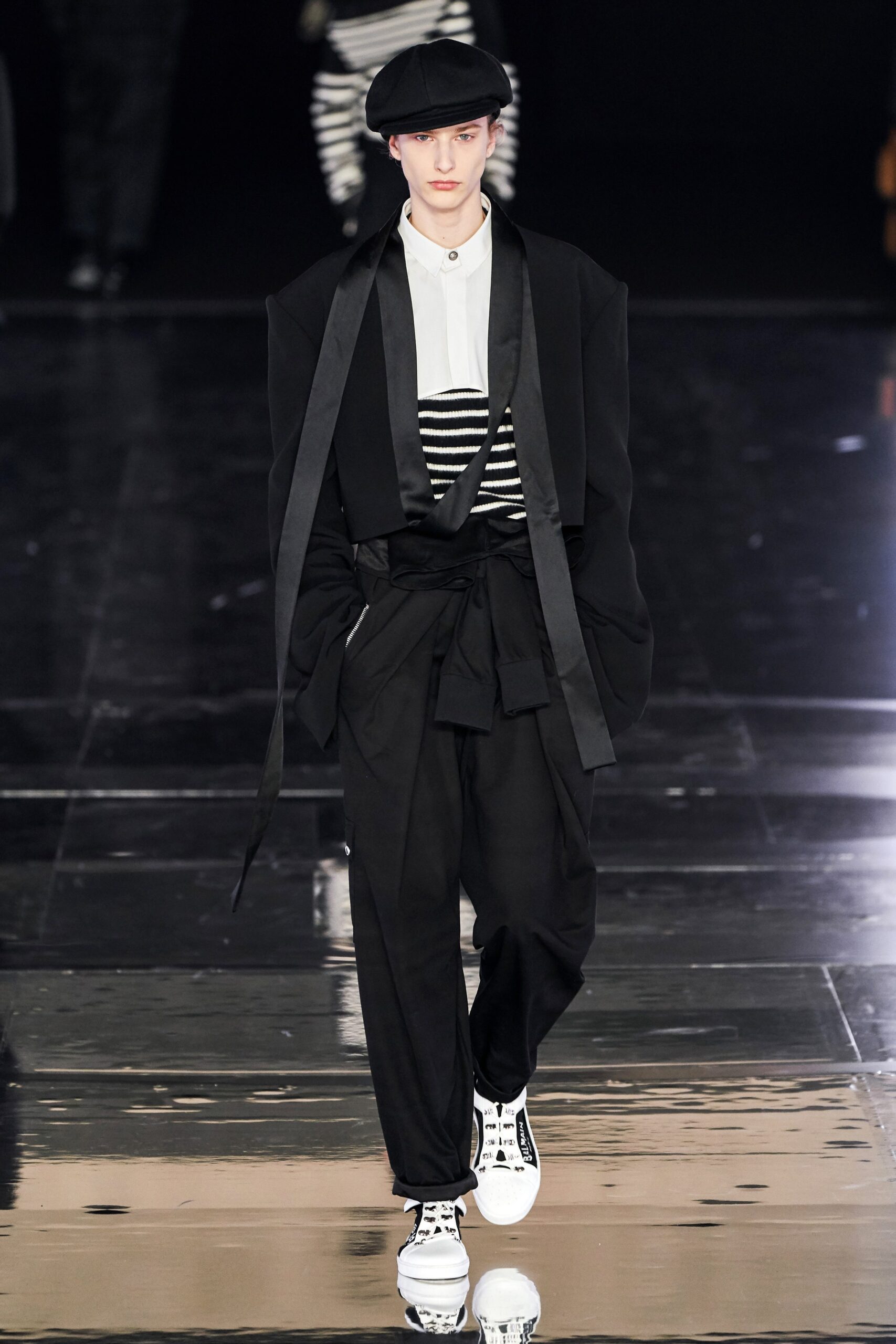 black cotton long-sleeve collared oversized layered jacket