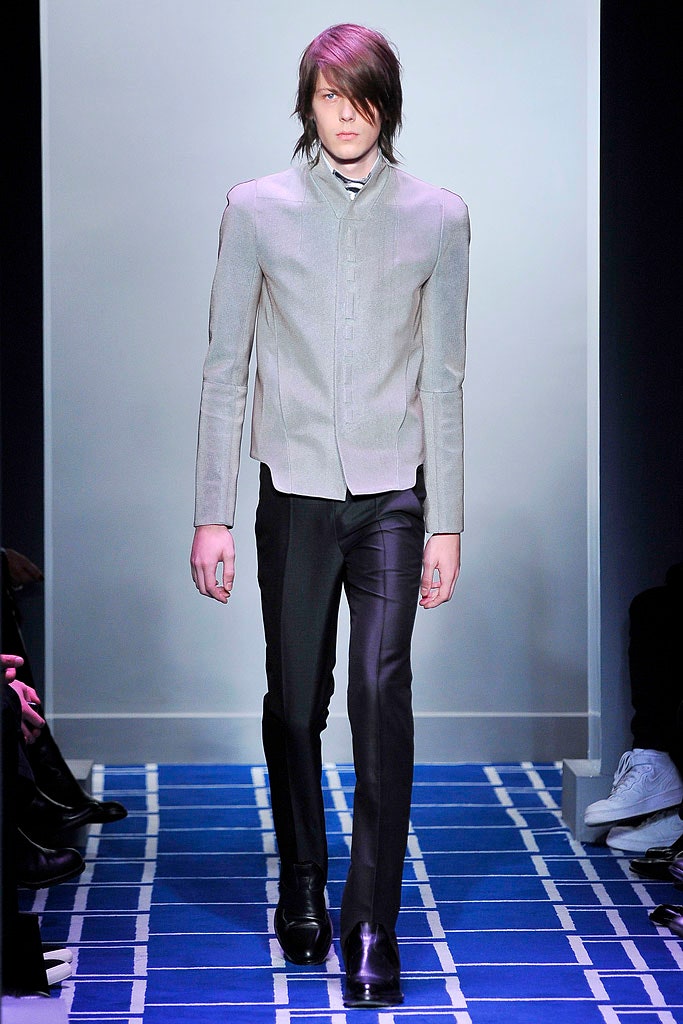 gray cotton long-sleeve collared fitted buttoned jacket