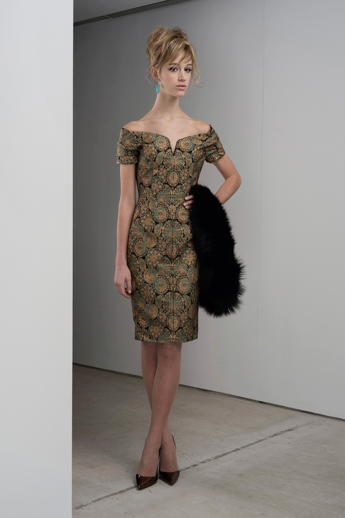 fitted off-shoulder midi dress