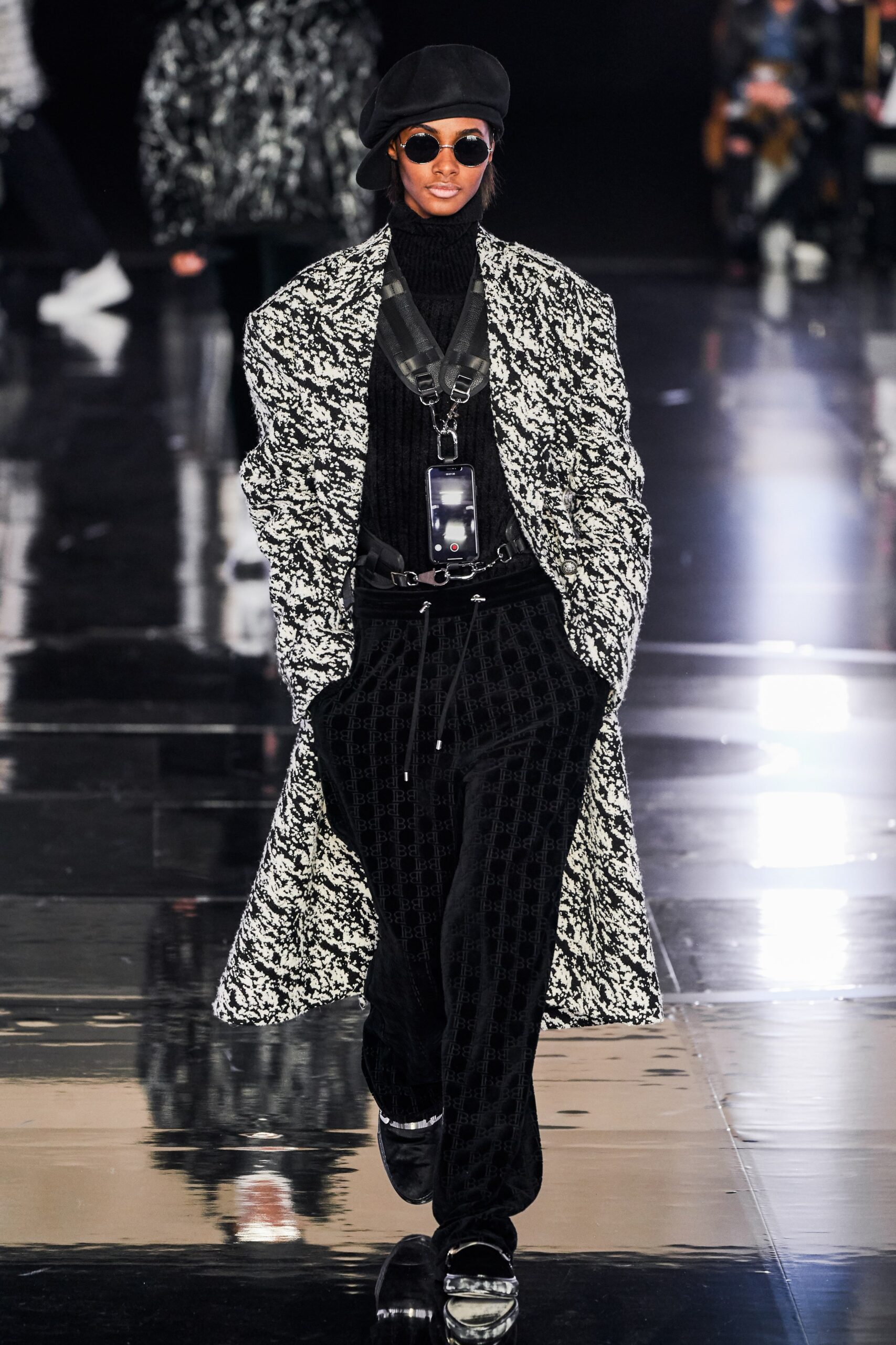 black wool long-sleeve collared relaxed printed buttoned coat