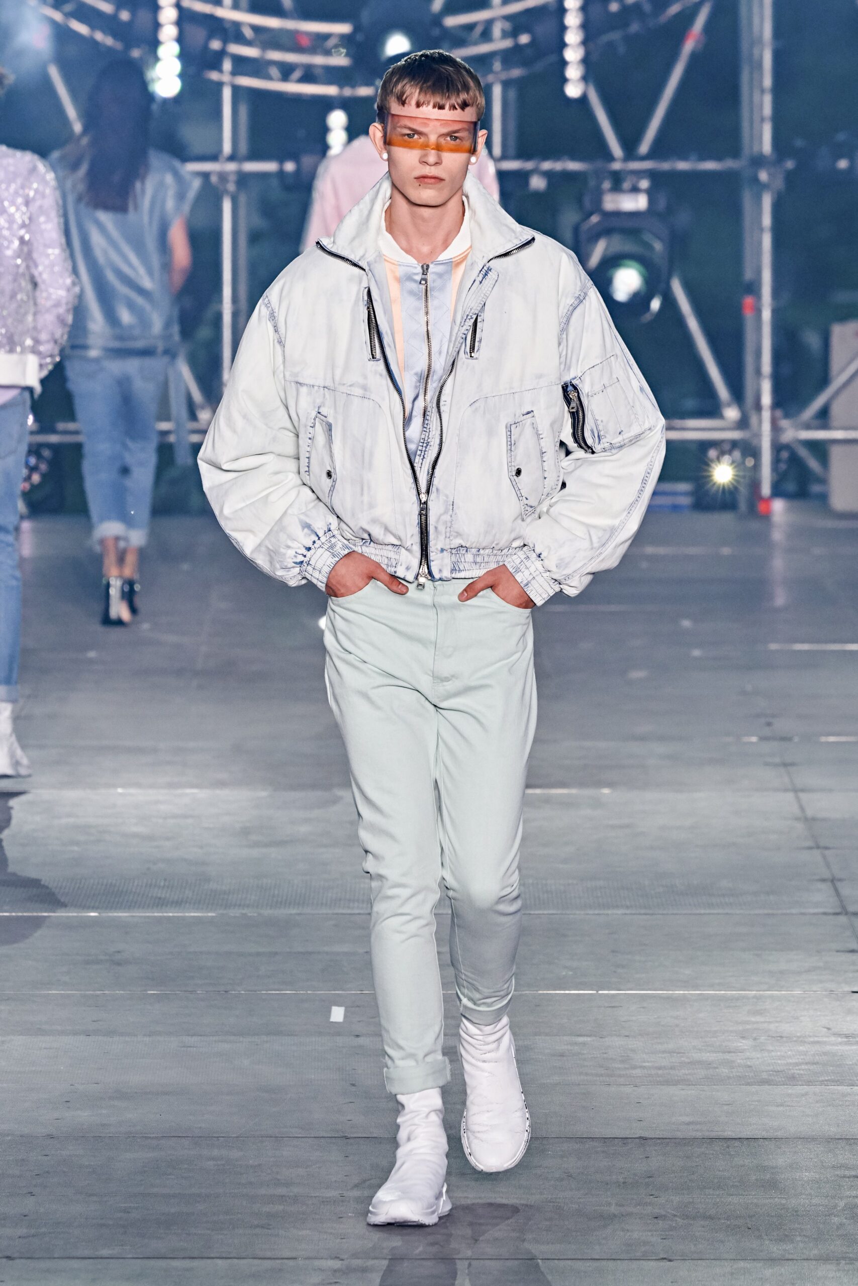 oversized denim jacket with slim pants