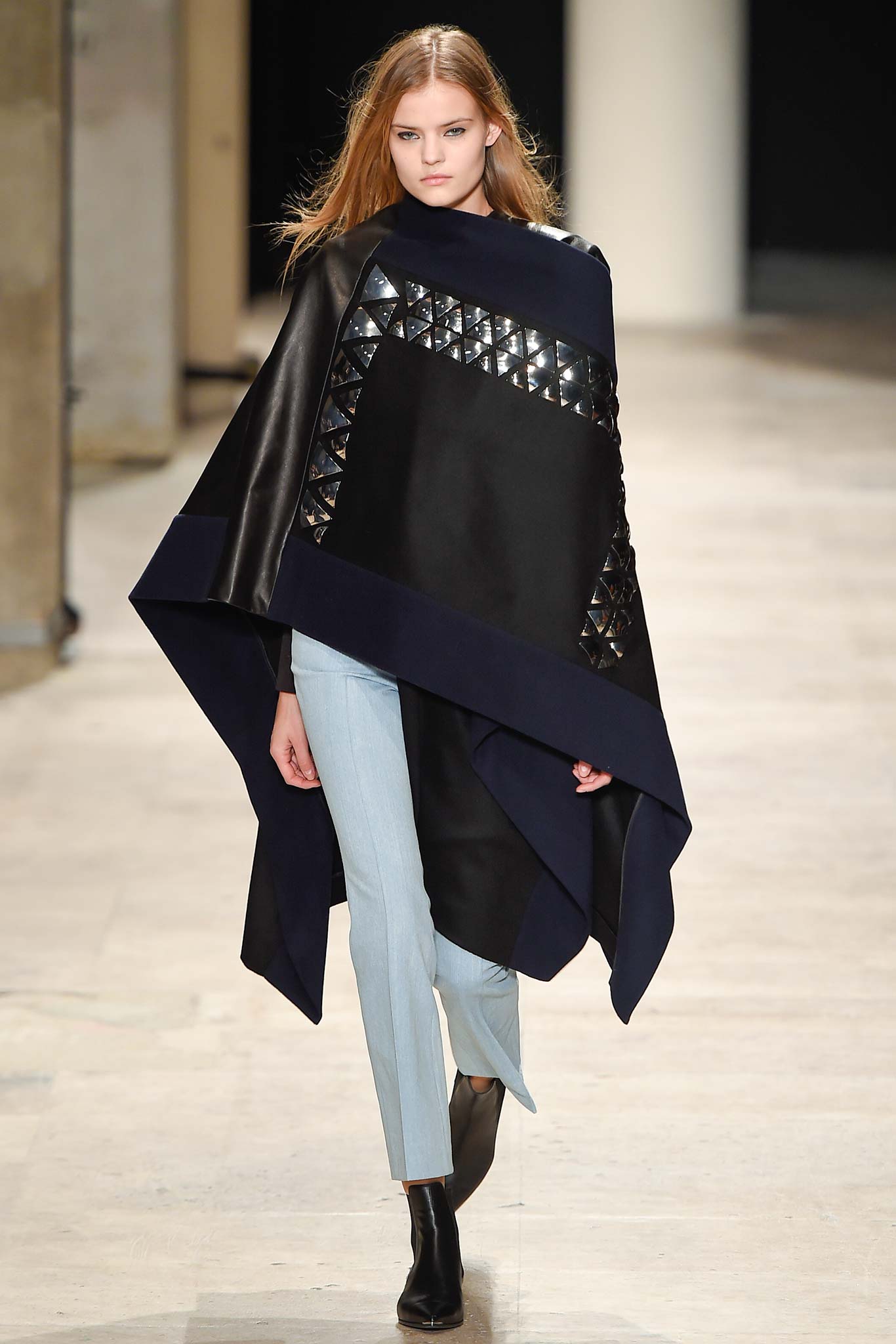 black wool sleeveless relaxed layered zippered poncho