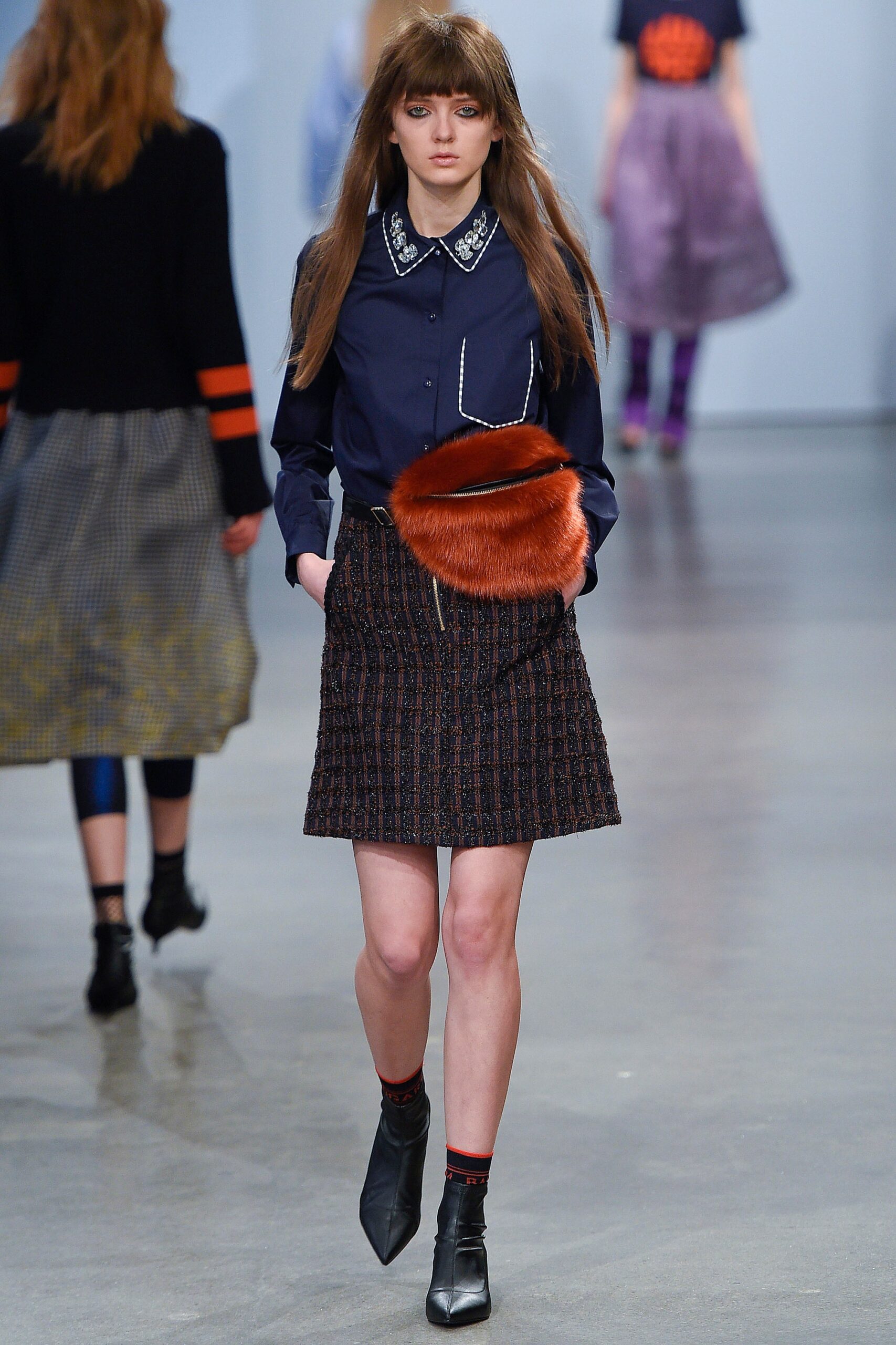 black wool fitted pleated mini skirt
