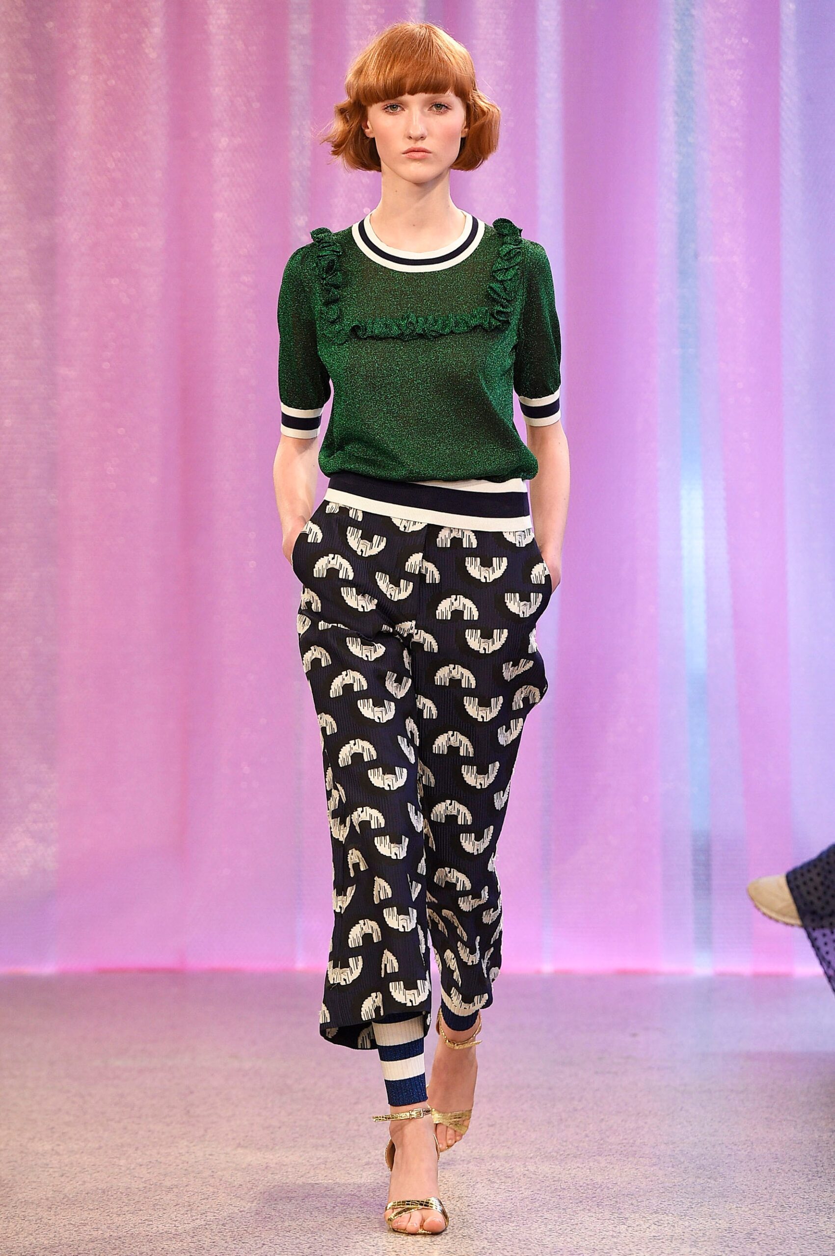 green cotton short-sleeve collared fitted ruffled shiny top