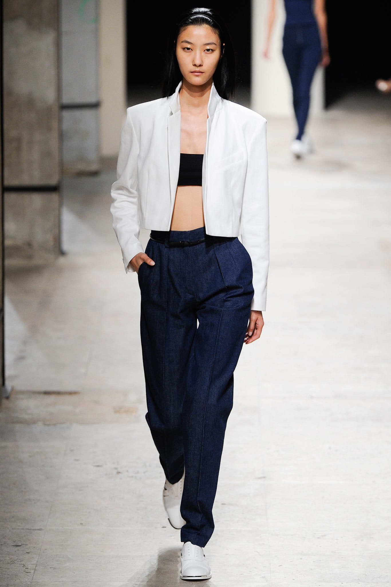 black cotton sleeveless fitted cropped top