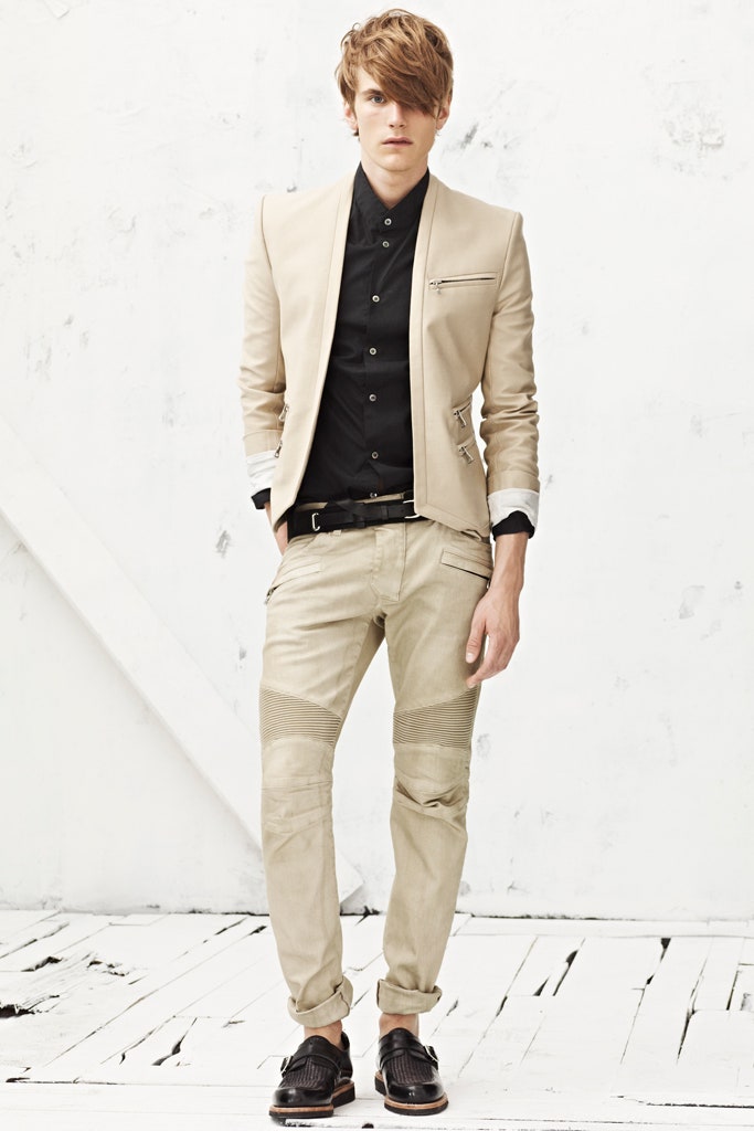 beige tailored blazer with black shirt
