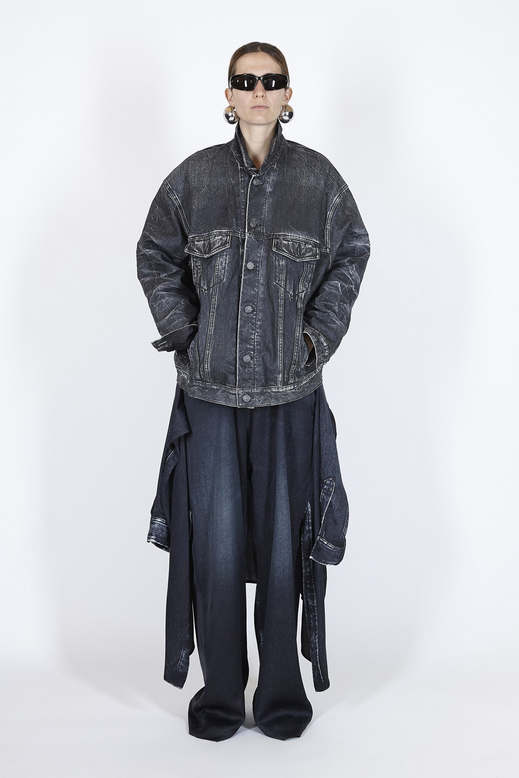 black denim long-sleeve collared oversized buttoned jacket