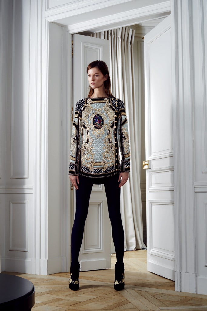 fitted embroidered top with leggings