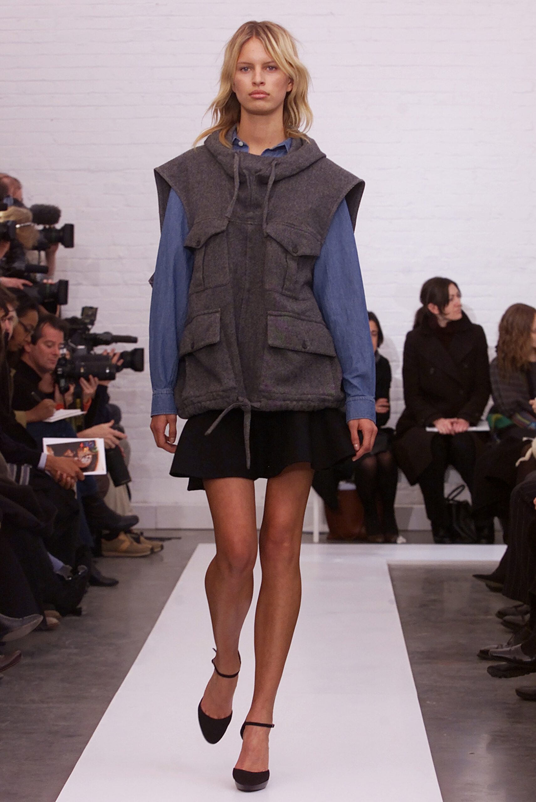 gray hoodie blue shirt black skirt