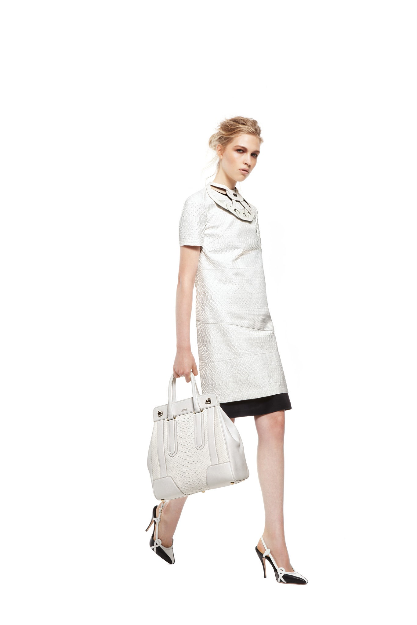 white fitted short-sleeve dress