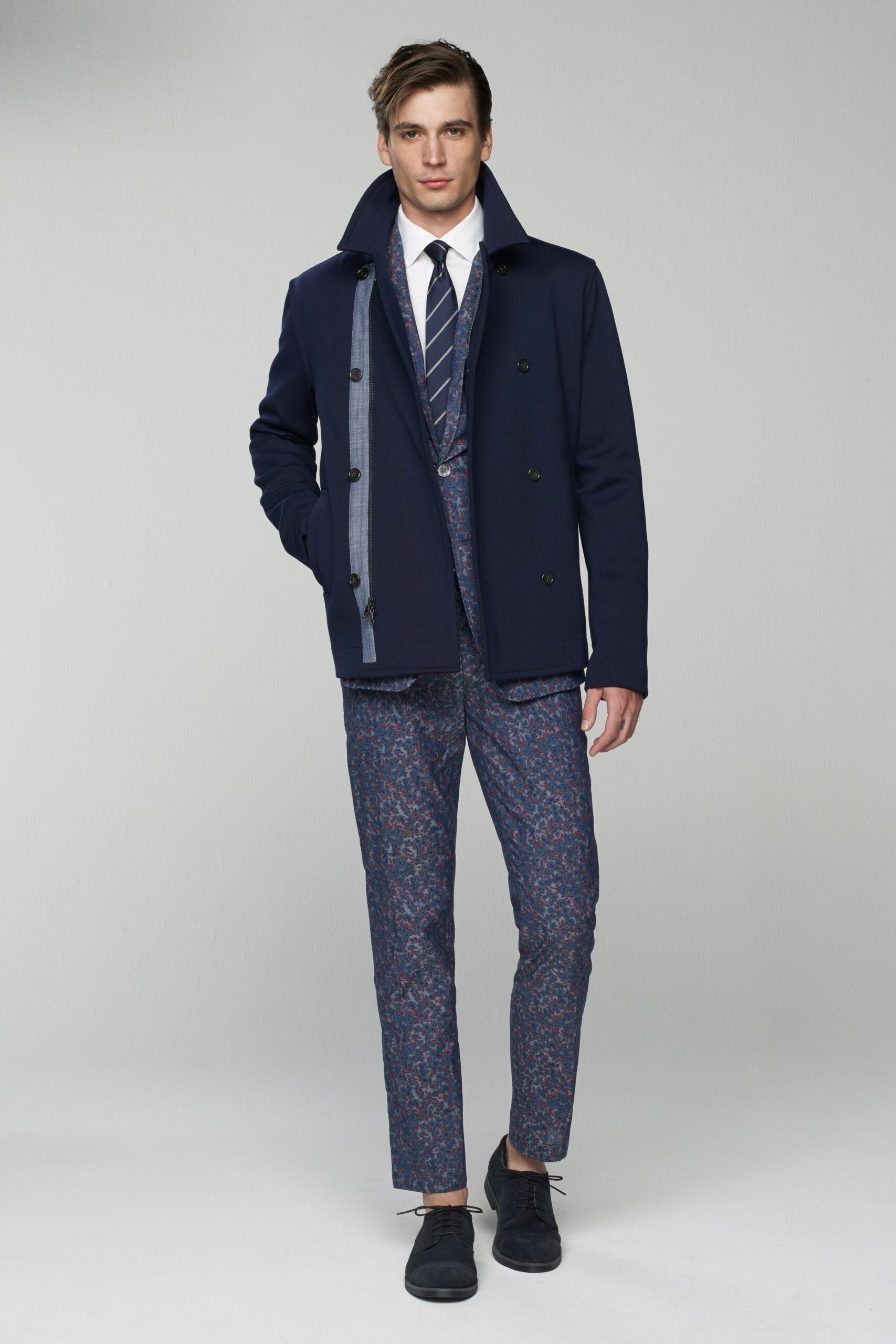 blue cotton long-sleeve collared tailored buttoned jacket