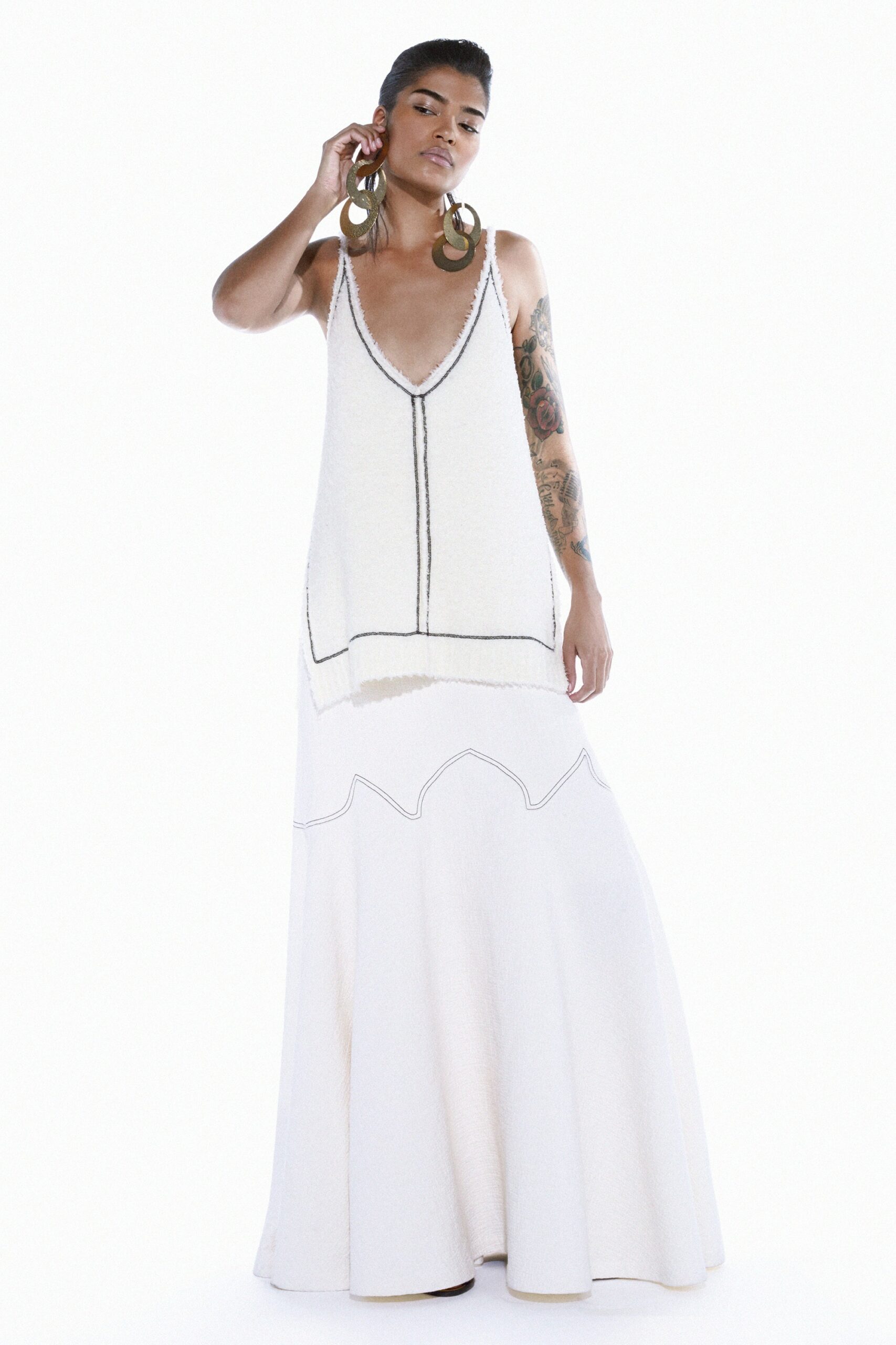 white fitted sleeveless dress