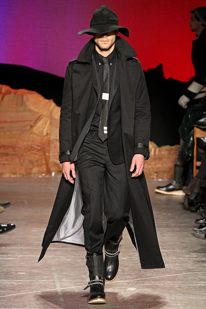 black wool long-sleeve collared fitted buttoned maxi coat