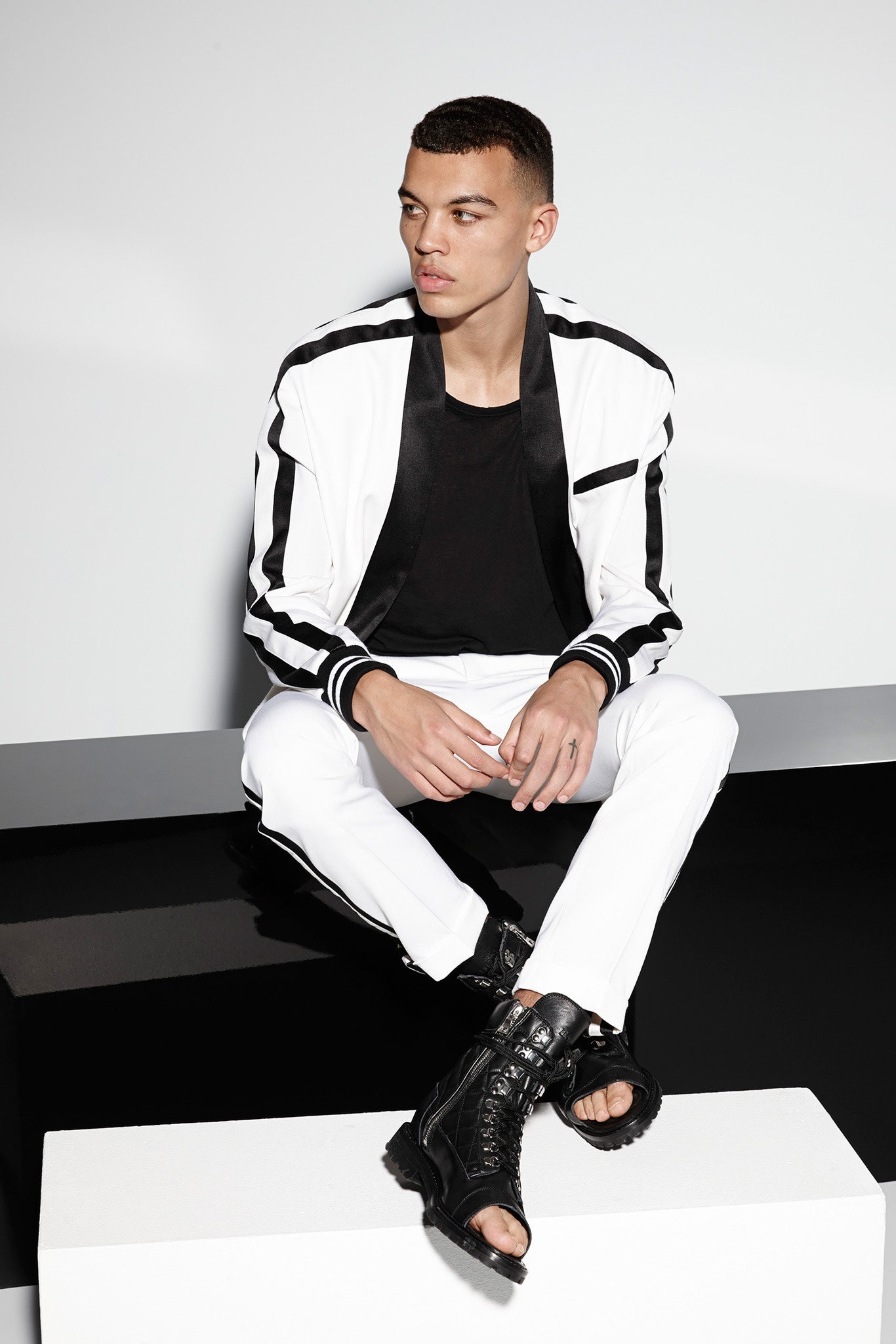 black and white fitted jacket outfit