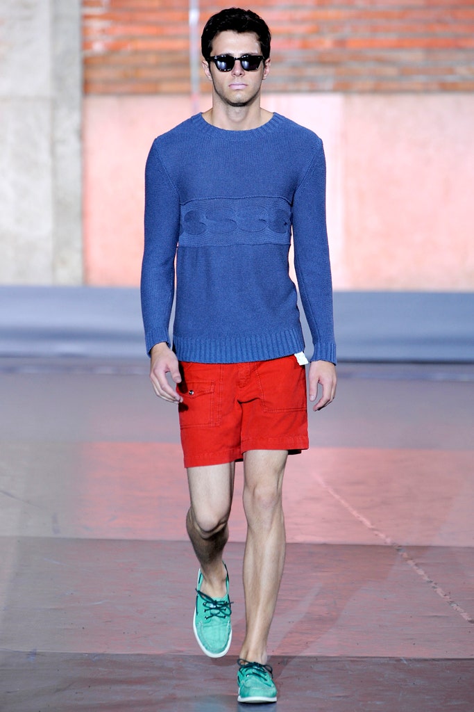 blue cotton sweater with red shorts