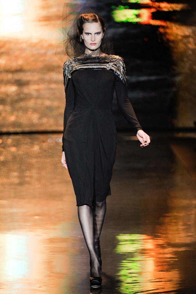 black lace sleeveless relaxed layered cape