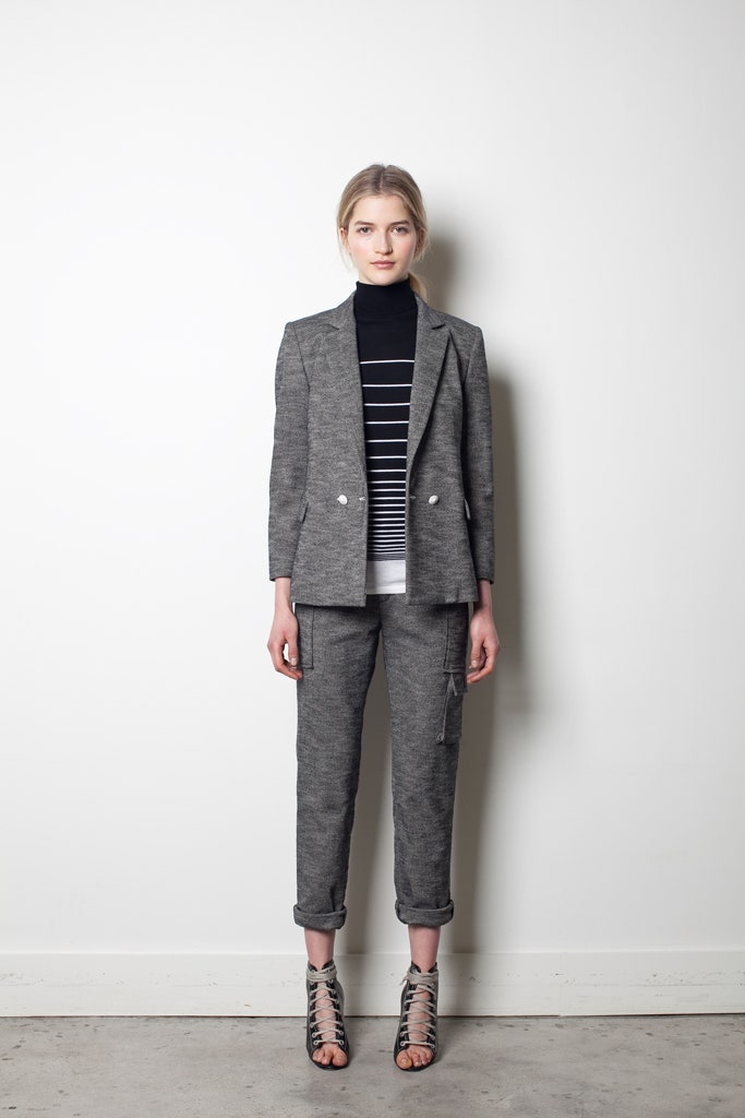 gray cotton long-sleeve collared tailored buttoned blazer