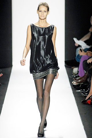 black silk sleeveless collared relaxed draped shiny top