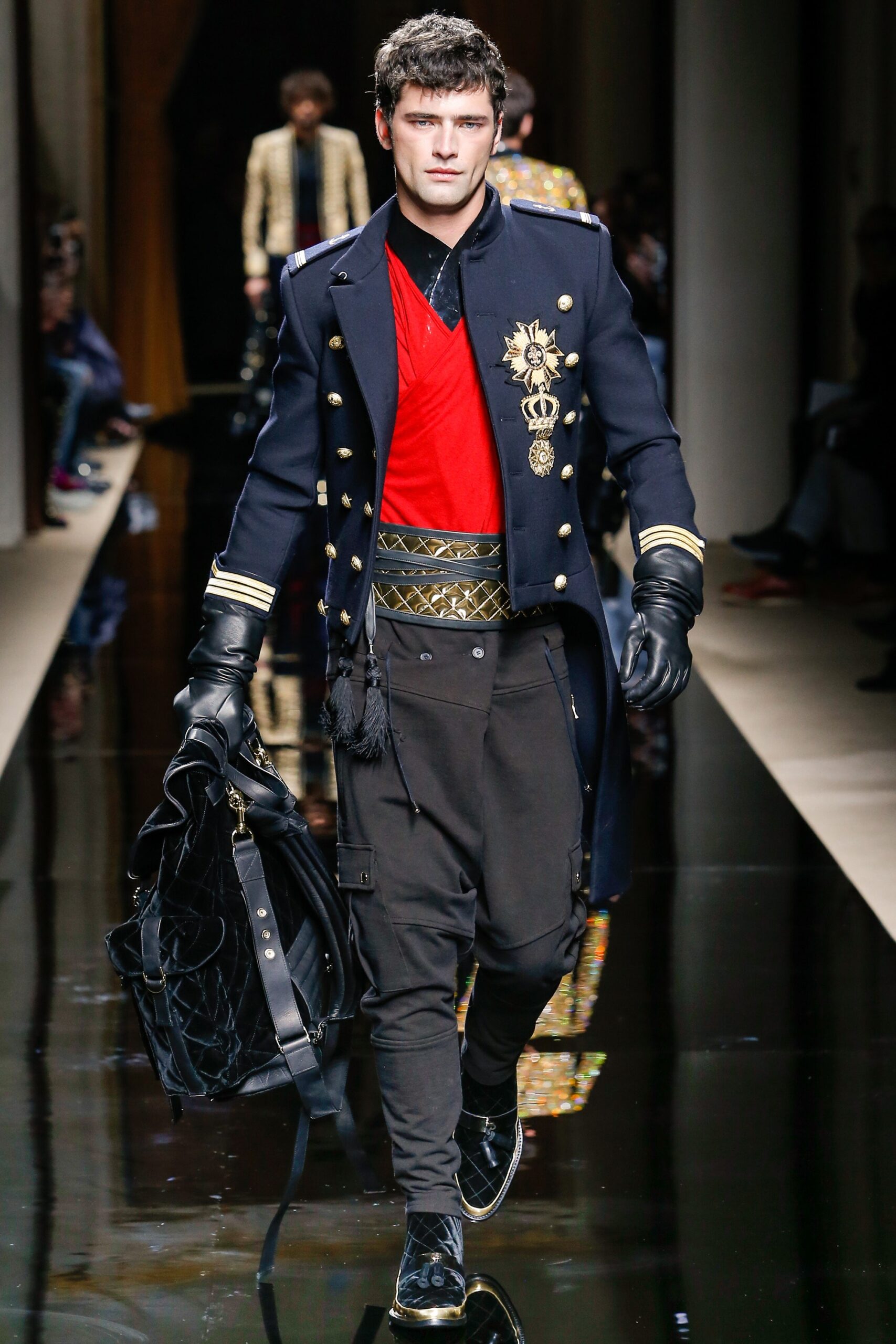 black wool long-sleeve collared fitted buttoned embroidered coat