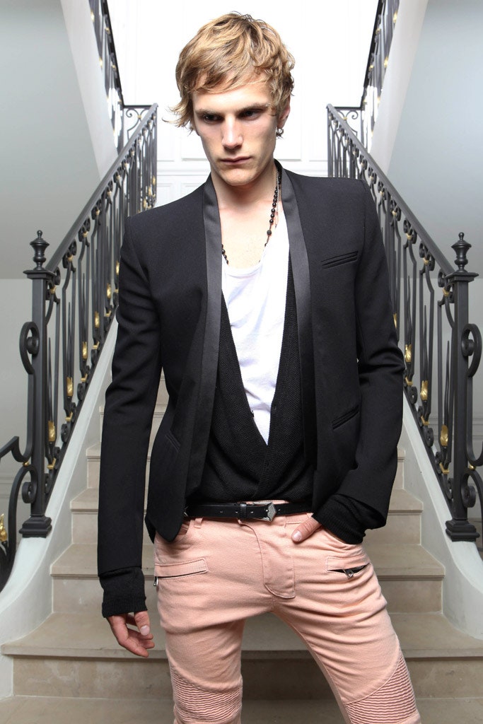 black blazer white t-shirt pink pants