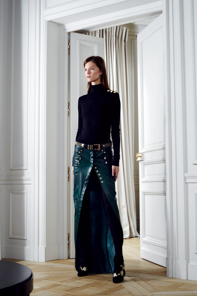 green leather slit fitted high-waisted zippered buttoned skirt