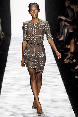 brown fitted short-sleeve dress