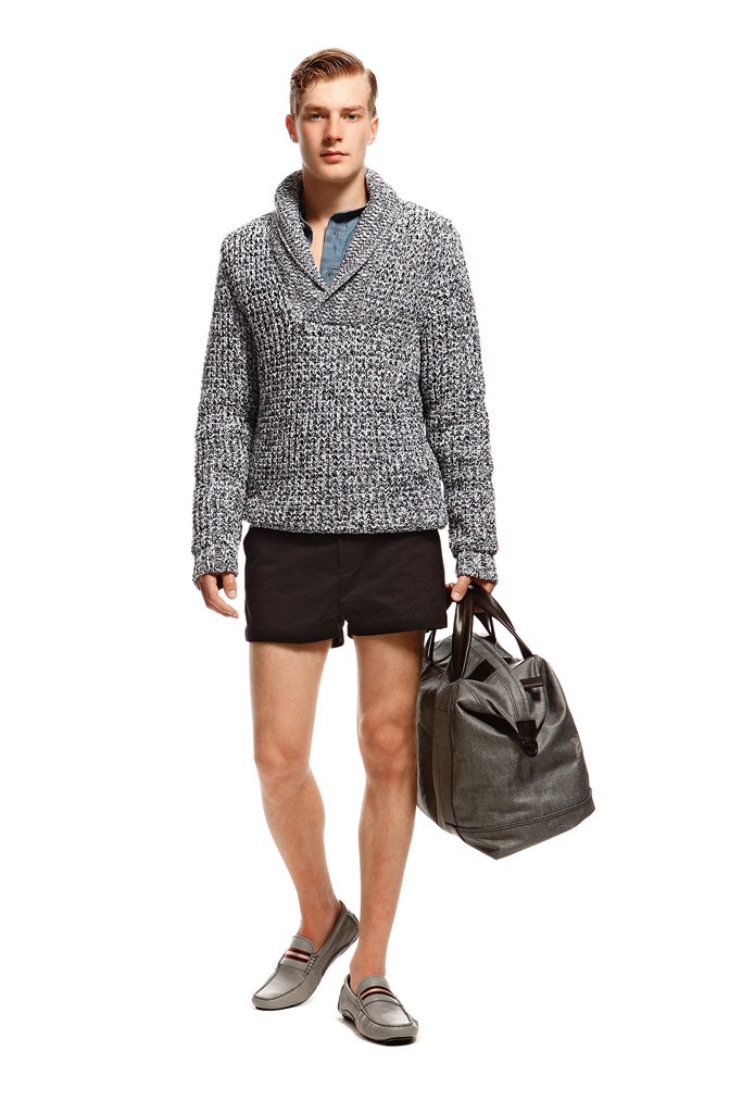 relaxed black and white sweater with shorts