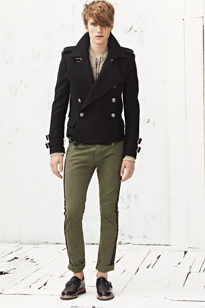black cotton long-sleeve collared fitted buttoned jacket