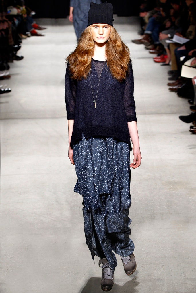 navy relaxed top with pleated pants