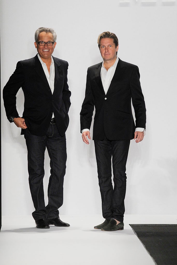 black blazer white shirt blue jeans