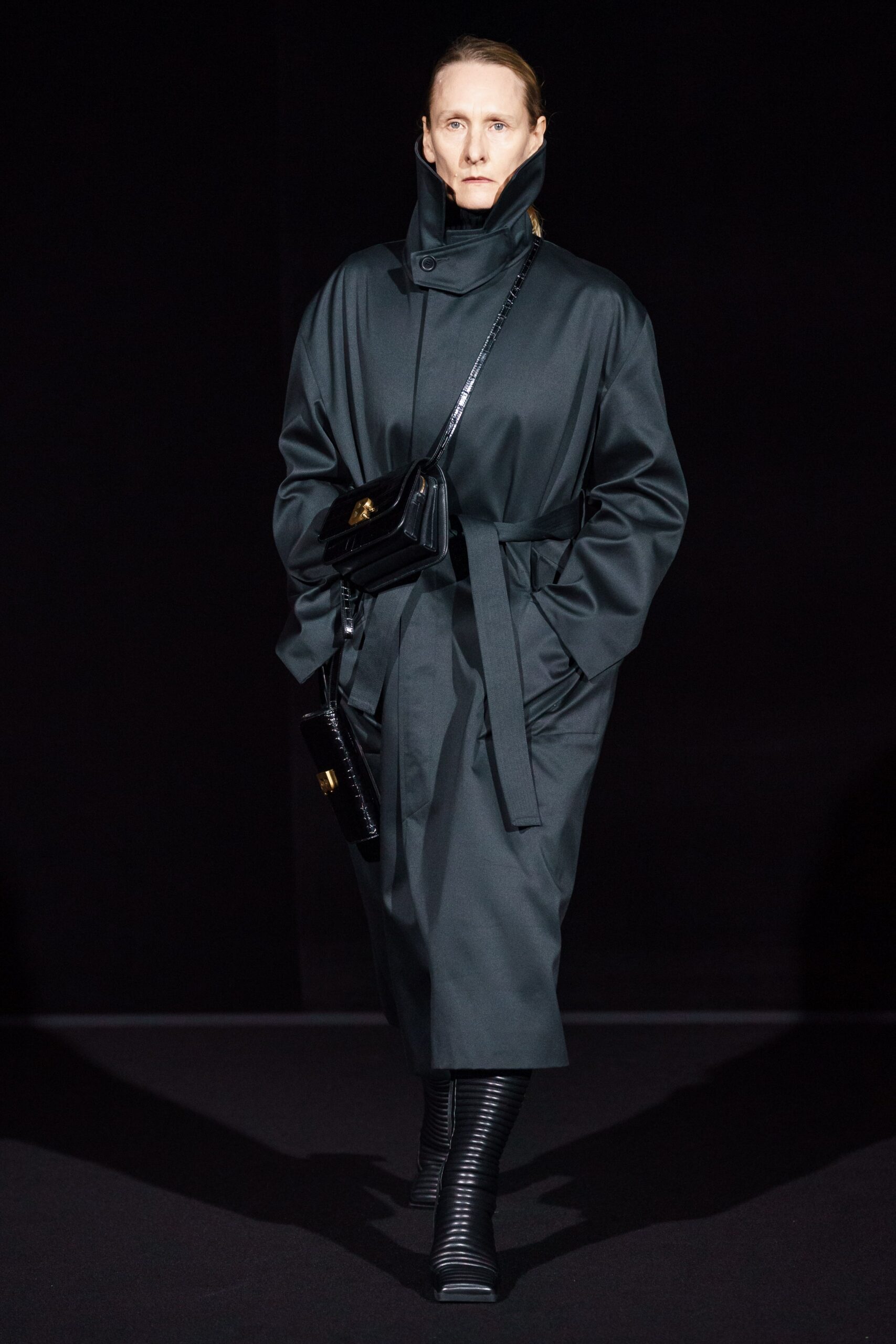 black relaxed coat with bag