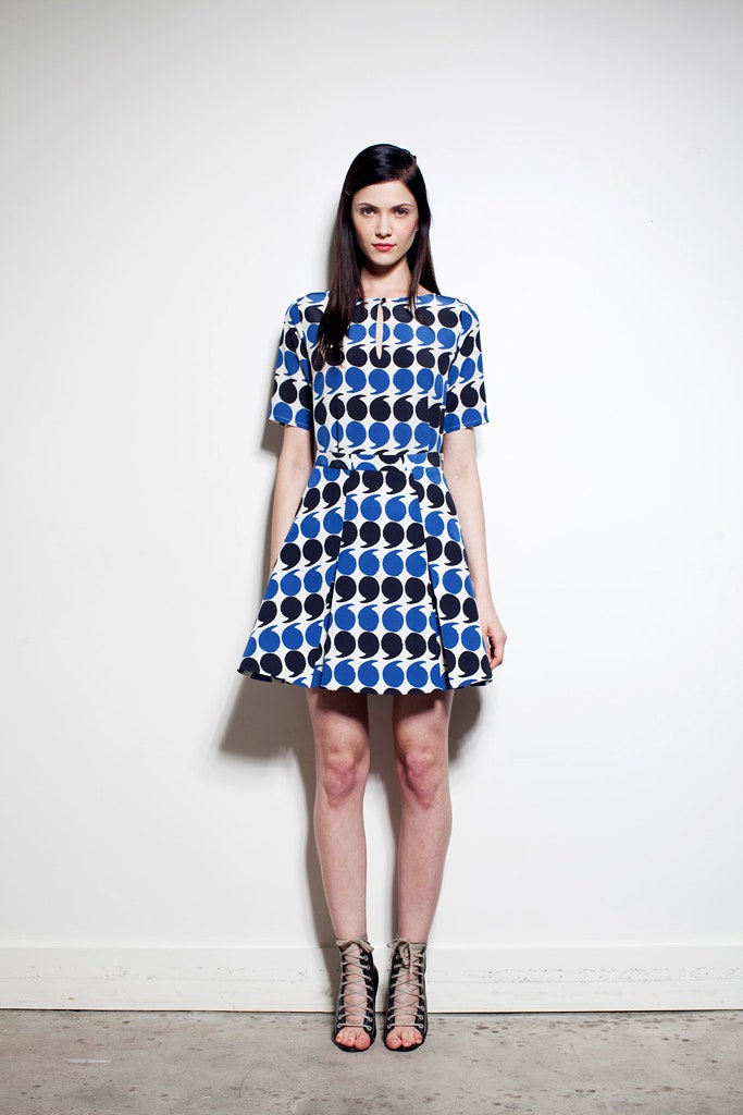 blue short-sleeve collared fitted printed a-line short dress