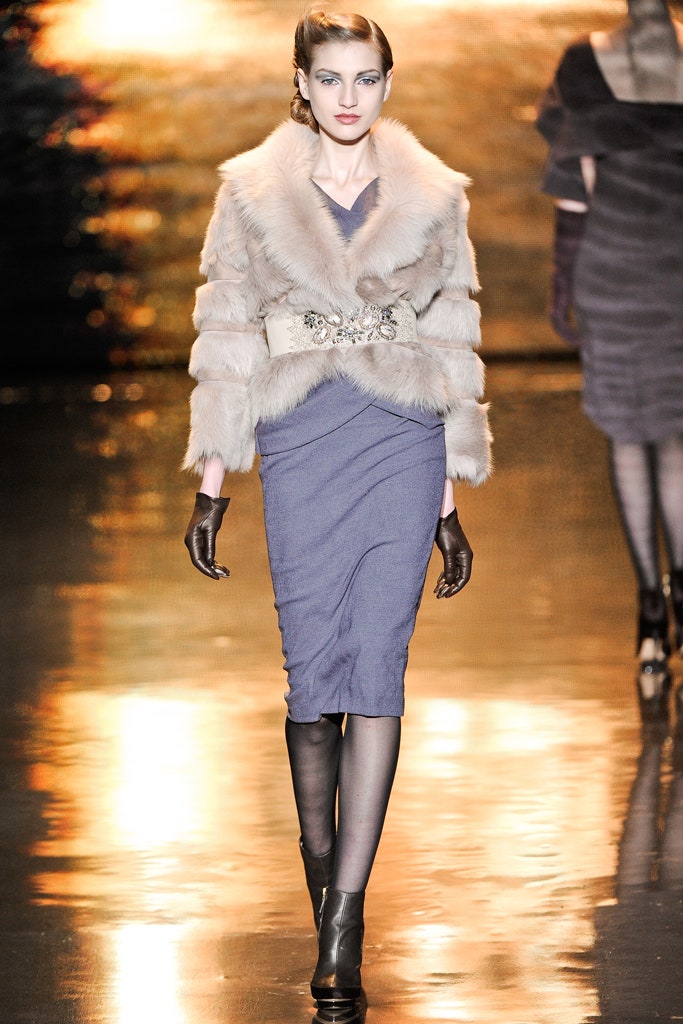 beige faux-fur long-sleeve fitted layered coat