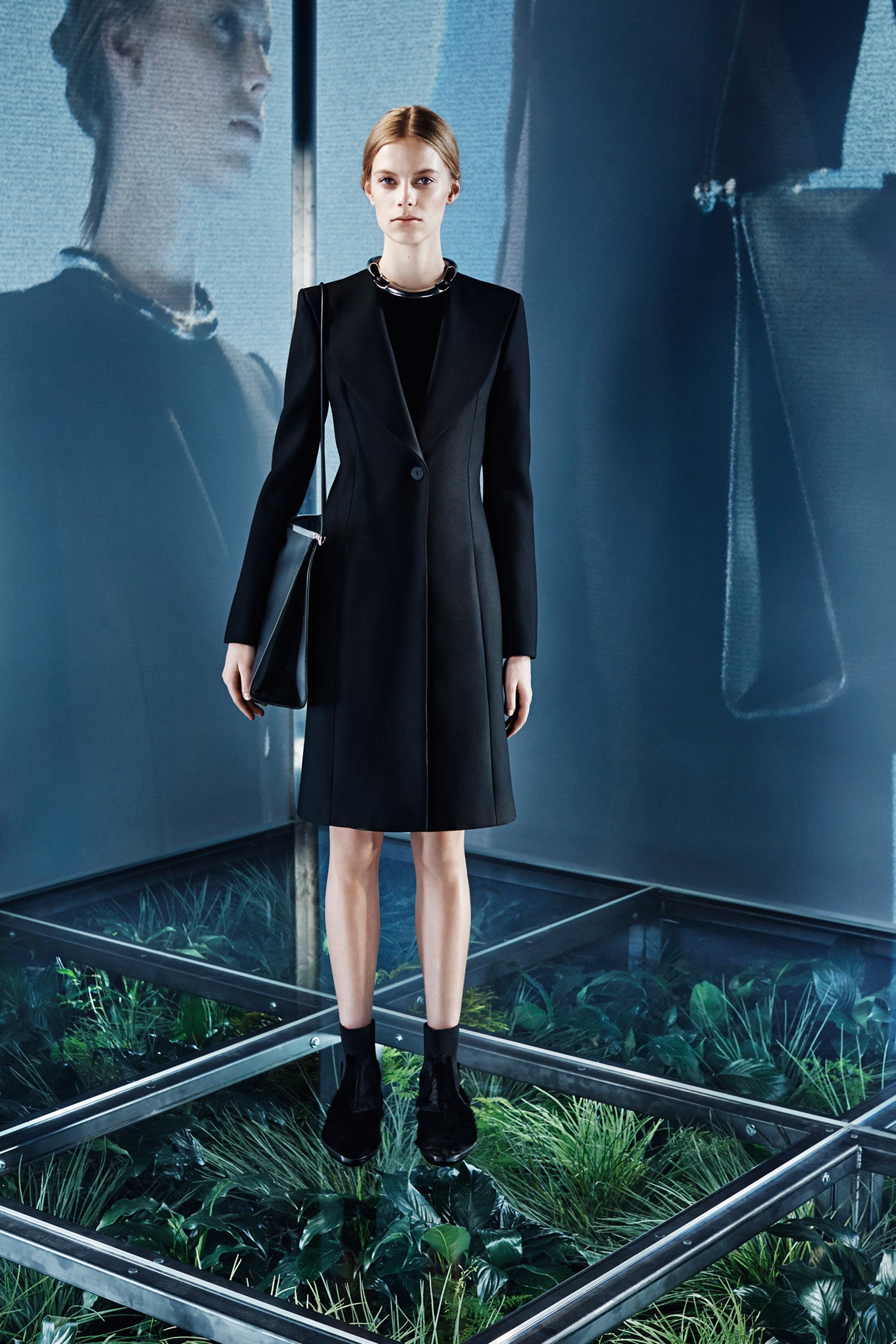 black fitted long-sleeve dress