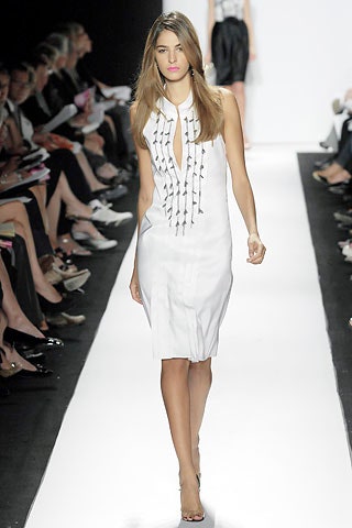 white fitted sleeveless dress