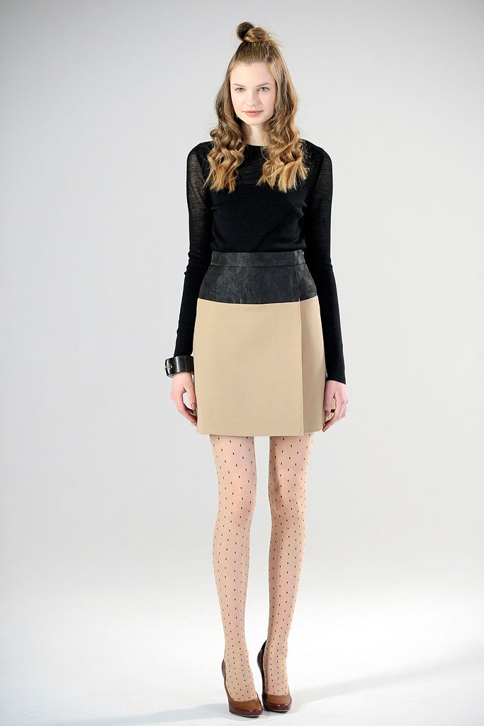 beige and black mini skirt