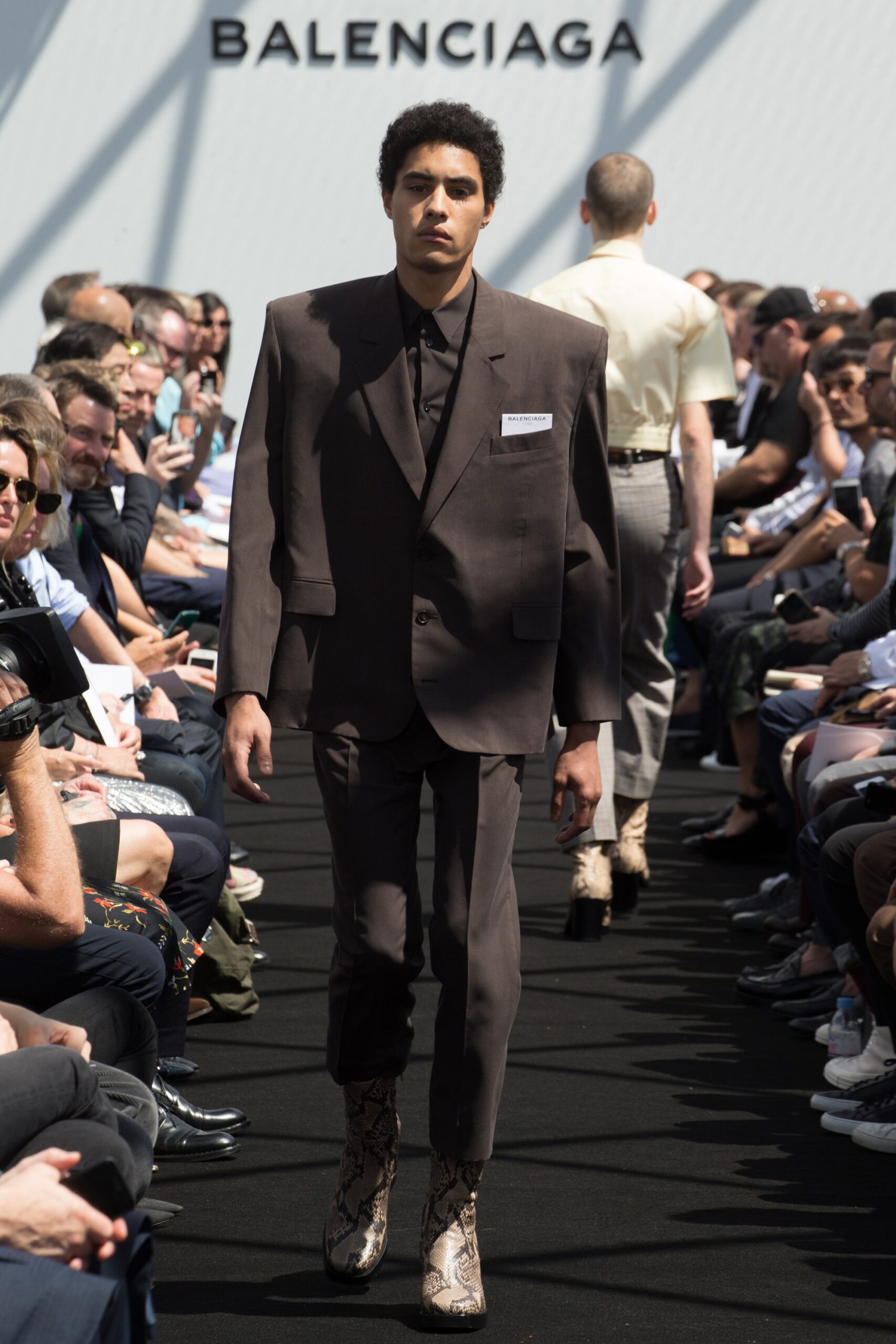 brown cotton long-sleeve collared oversized buttoned suit