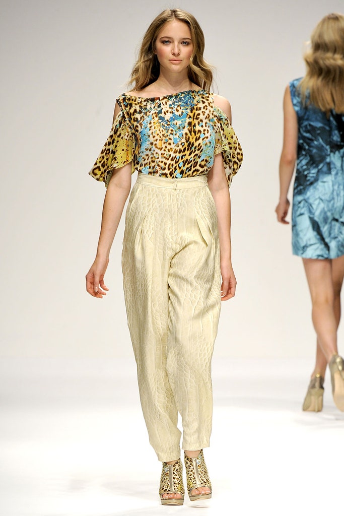 relaxed animal-print top with pleated pants