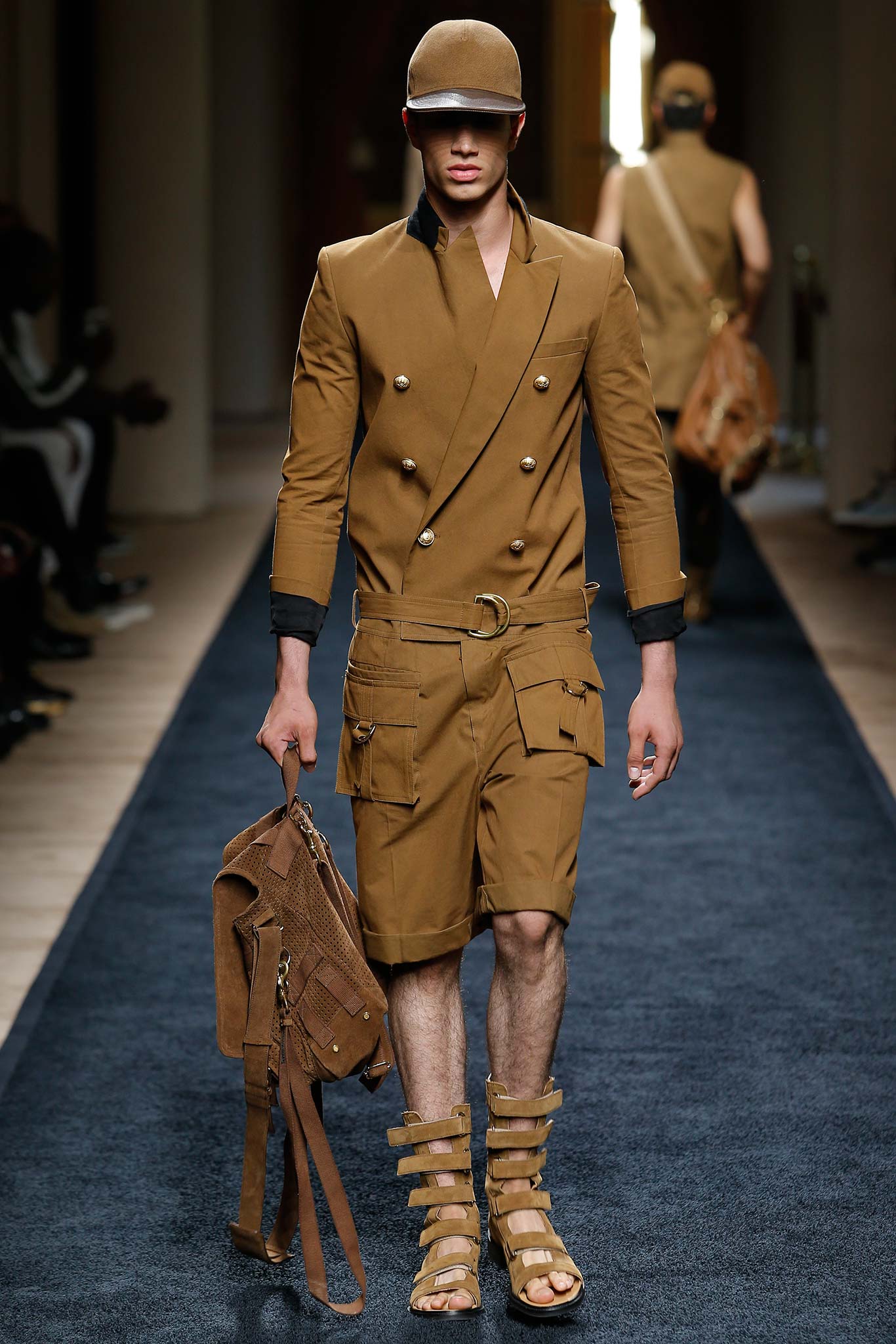 brown cotton short-sleeve collared tailored buttoned pockets suit