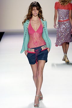 pink crochet top with denim shorts