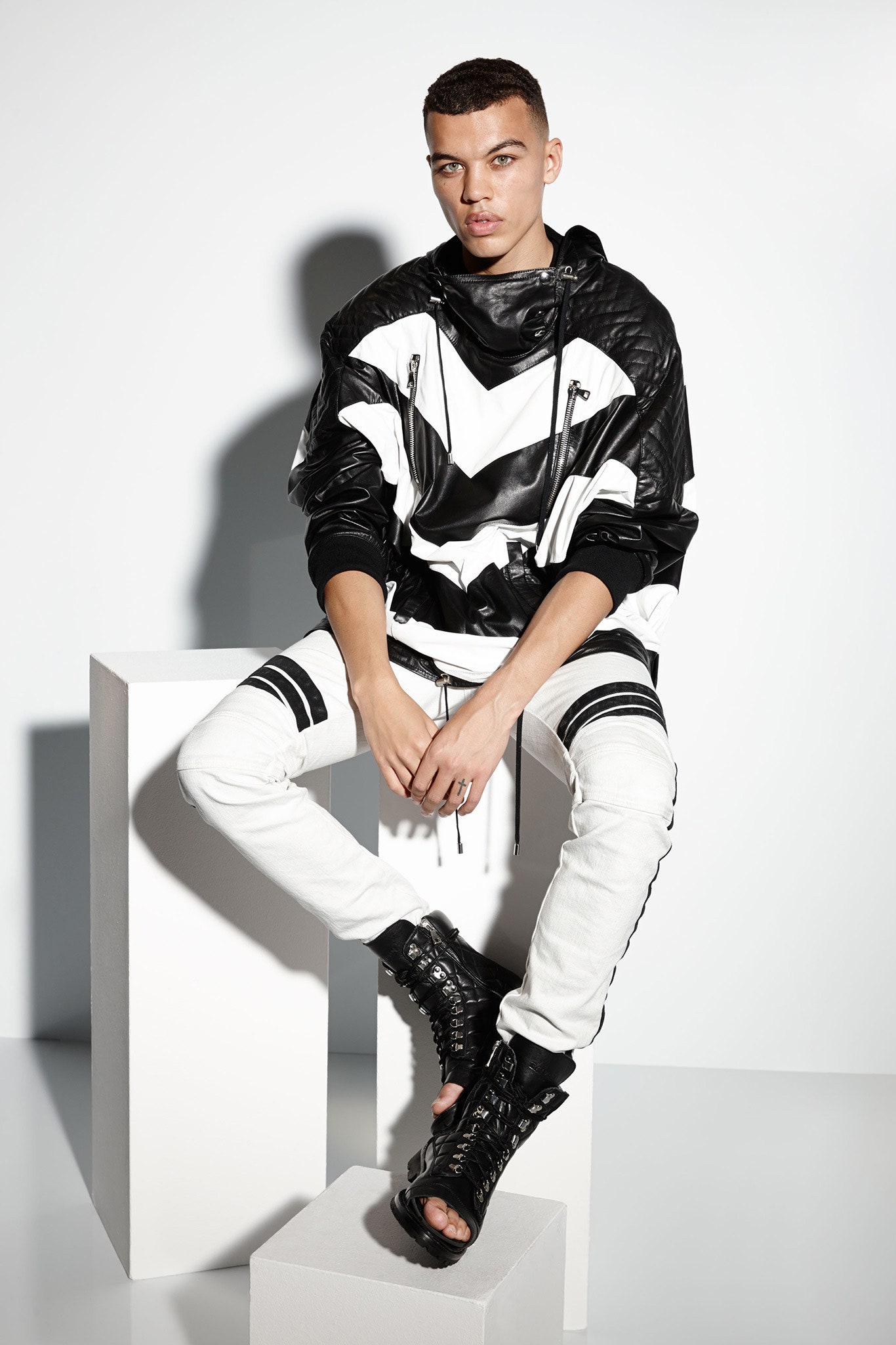 white cotton slim zippered pockets pants