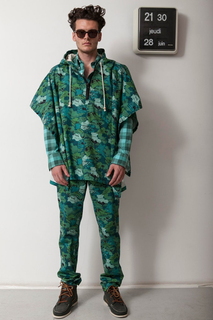 green sleeveless hooded relaxed printed poncho