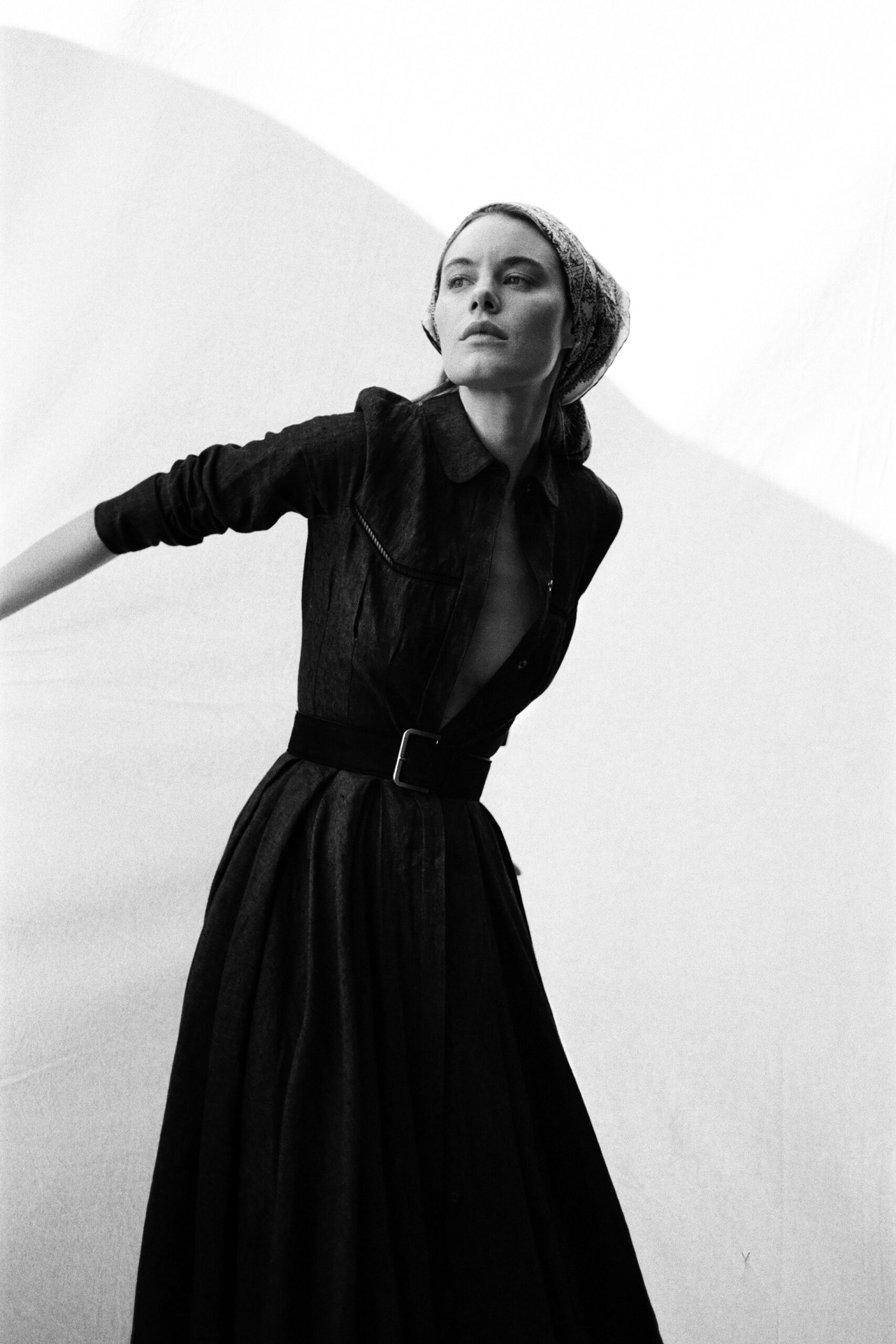 black unknown long-sleeve collared fitted belted pleated maxi-dress
