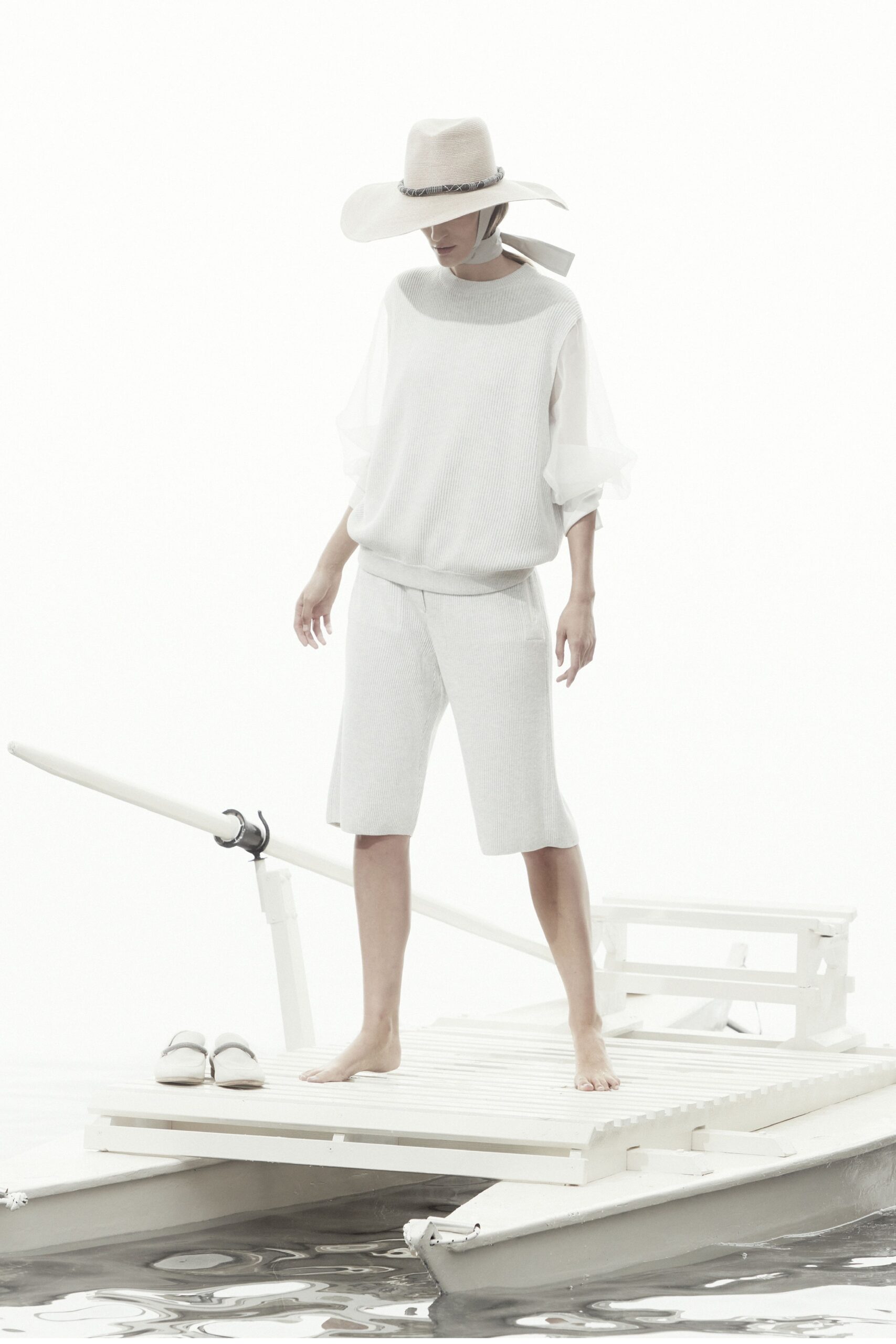 white straw wide-brimmed textured hat