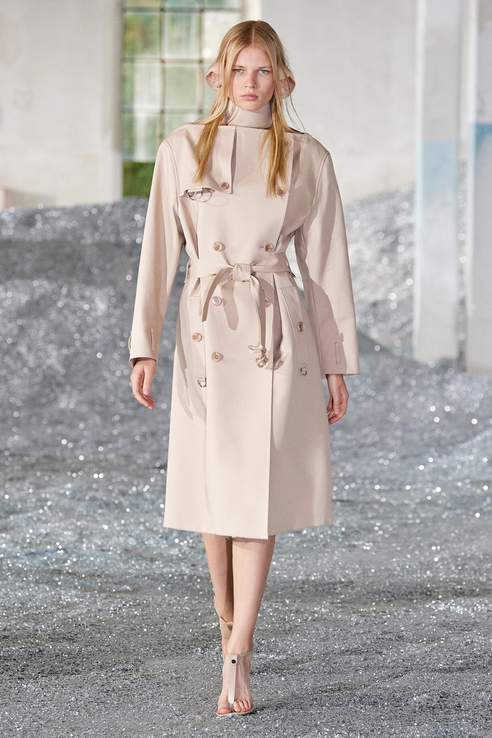 Burberry S/S 22 Look 8
