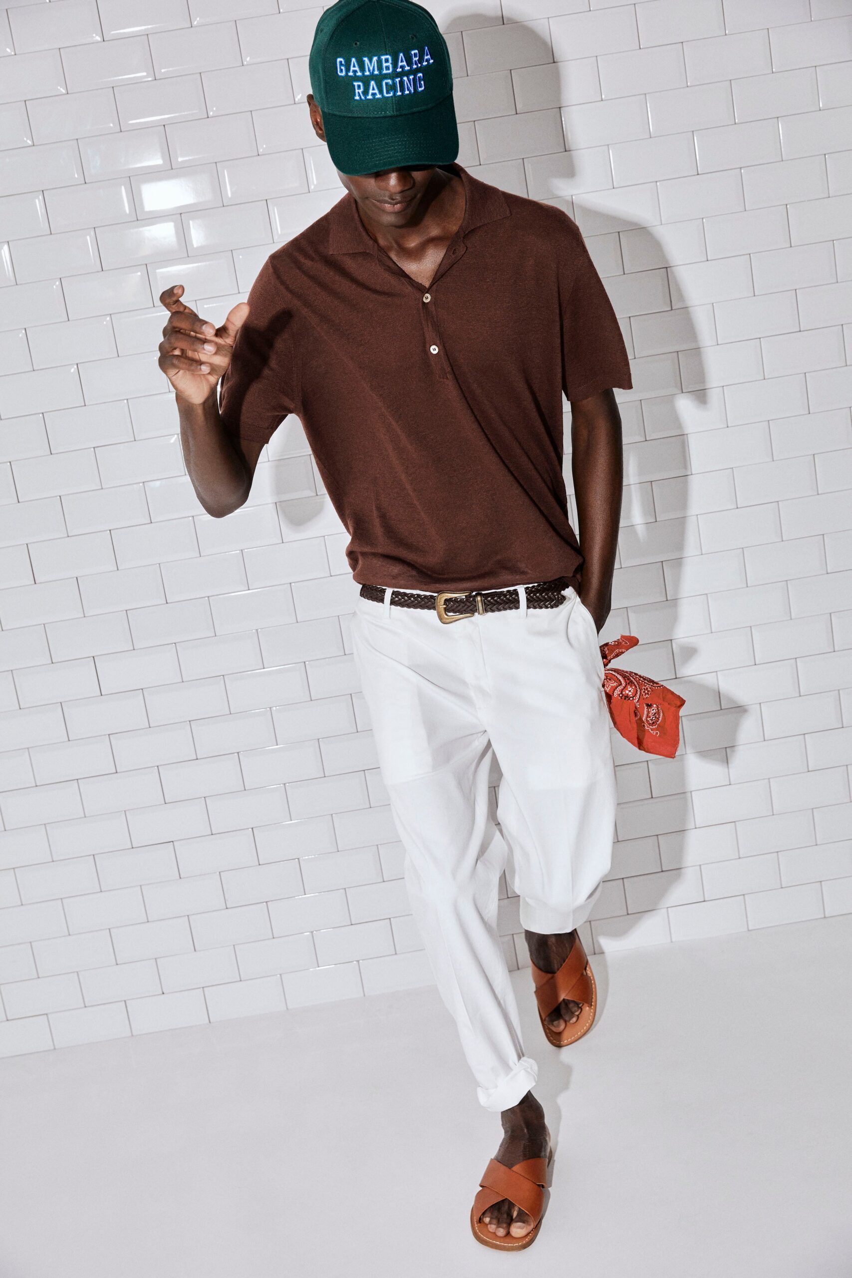 brown knit short-sleeve shirt