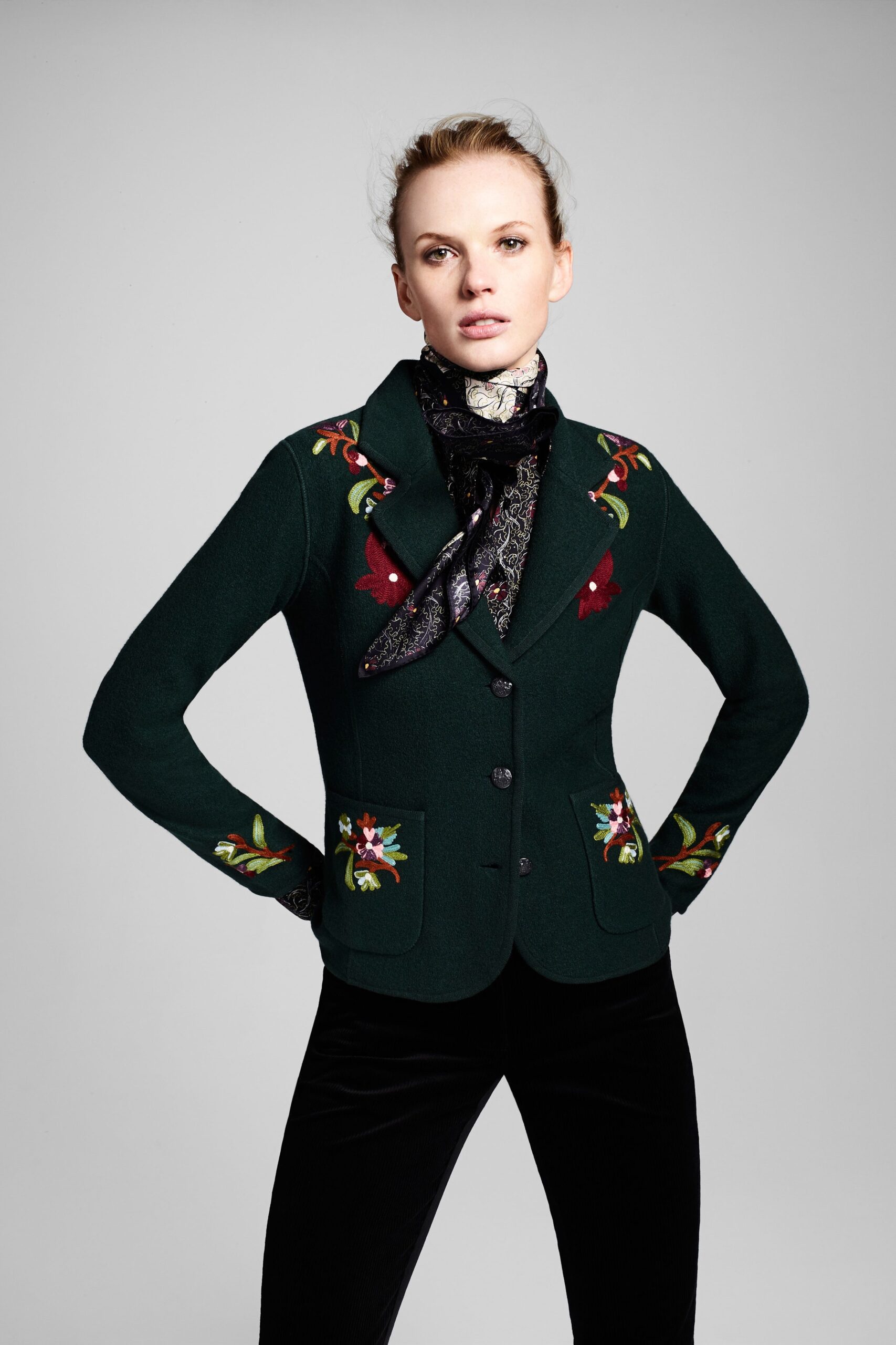 green wool long-sleeve collared tailored embroidered buttoned blazer