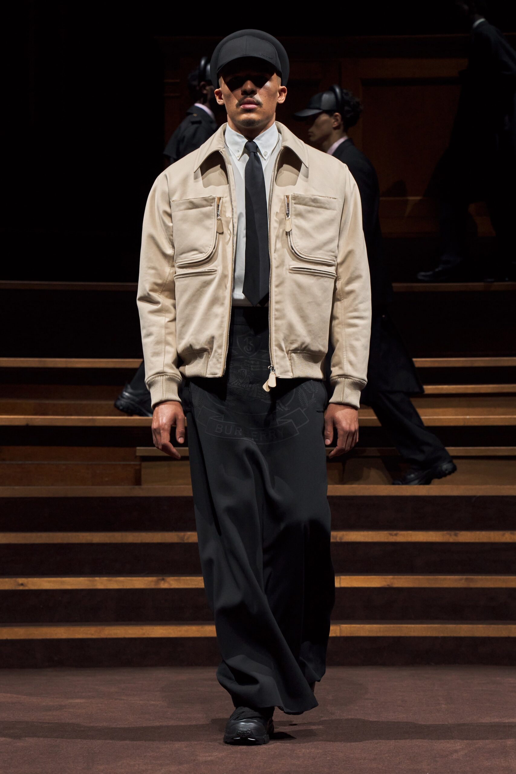 Burberry F/W 22 Menswear Look 32